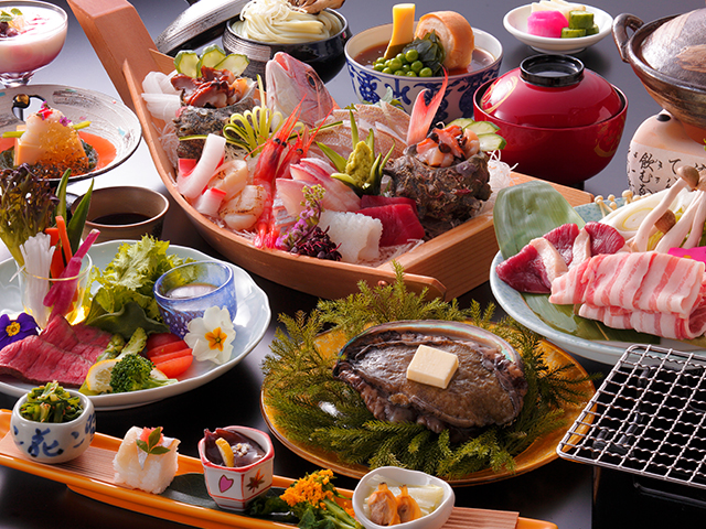 【7種の舟盛りド~ン!】★鯛や蟹、あわび・甘海老・サザエの舞い踊り♪★萬松閣の大漁会席